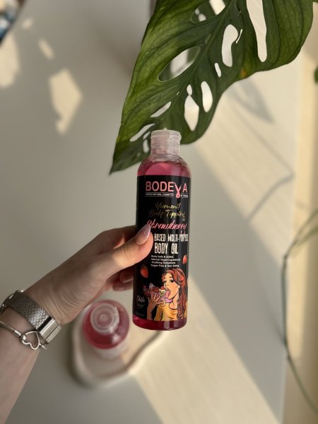 زيت مساج قابل للاكل بنكهة الفرولة