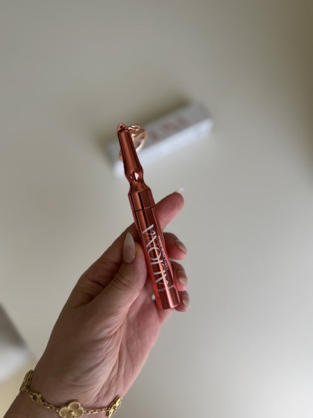 سيروم الونا للرموش والحواجب ميدالية